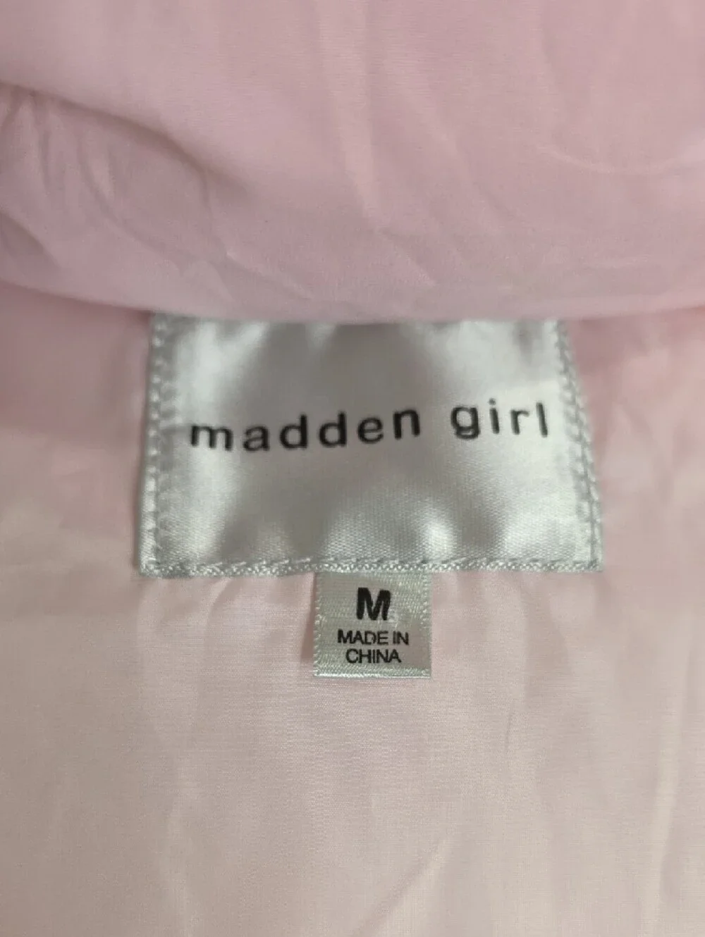 780. Madden Girl Pink Cropped Coquette Bow Puffer Jacket Medium